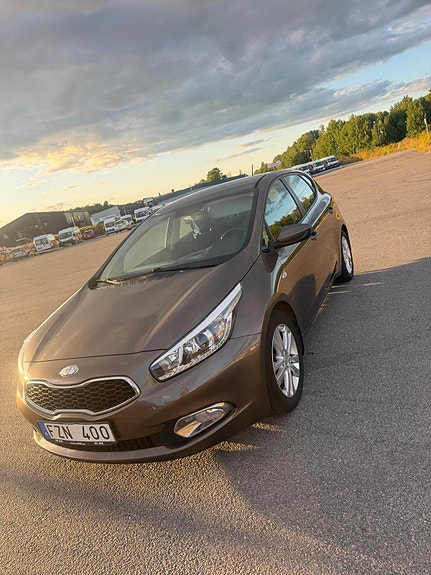Kia Ceed 2 of 11