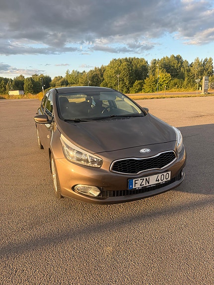 Kia Ceed 3 of 11