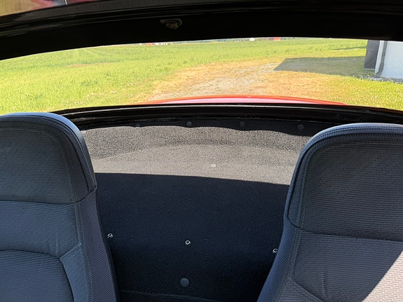 Mazda MX-5 7 of 9