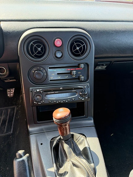 Mazda MX-5 8 of 9