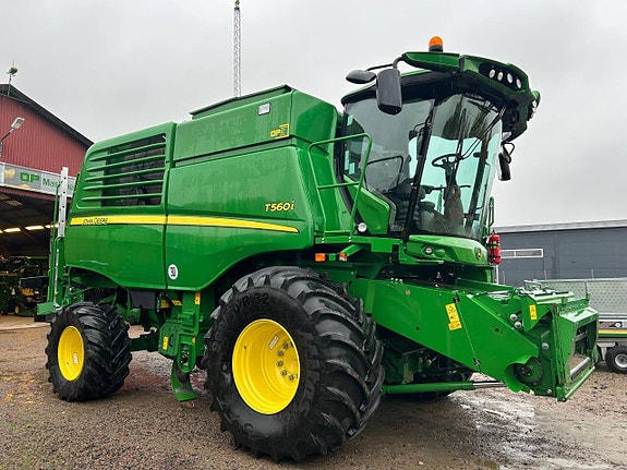 John Deere T560i 3 of 9