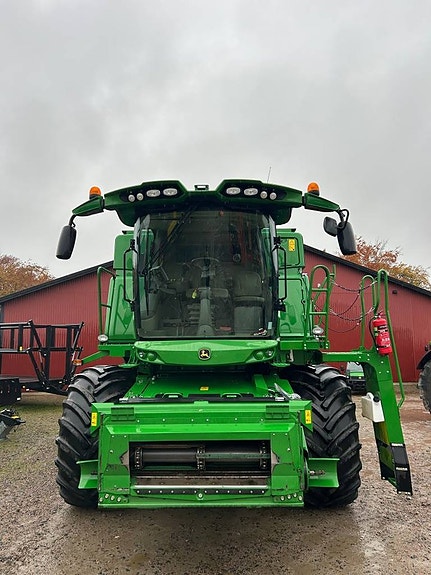 John Deere T560i 2 of 9