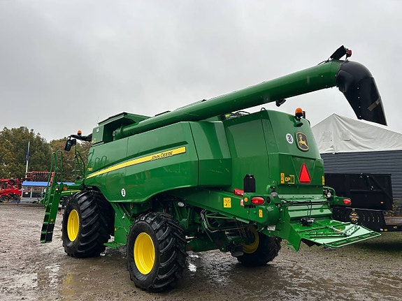 John Deere T560i 6 of 9