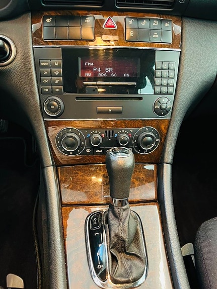 Mercedes-Benz C180 22 of 23