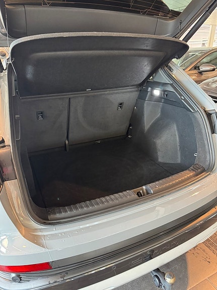 Audi Q4 e-tron 6 of 13