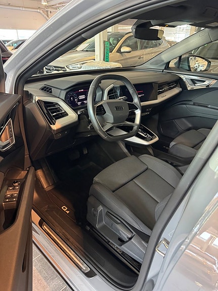 Audi Q4 e-tron 2 of 13