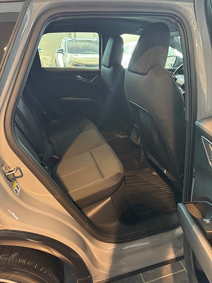 Audi Q4 e-tron 8 of 13