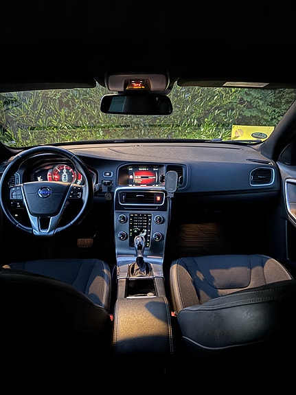 Volvo V60 11 of 12