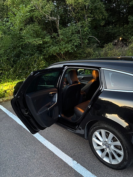 Volvo V60 7 of 12