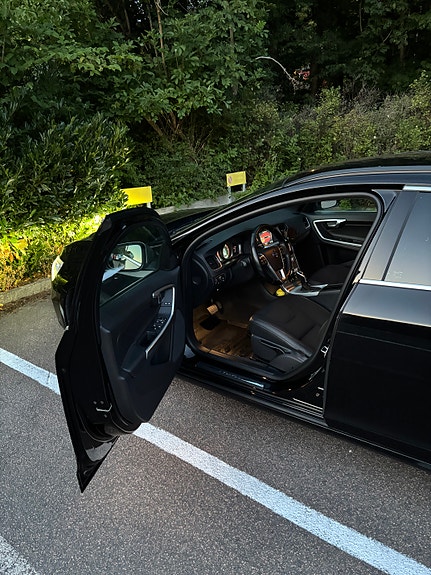 Volvo V60 8 of 12