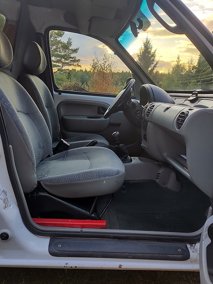 Renault Kangoo Express 12 of 16