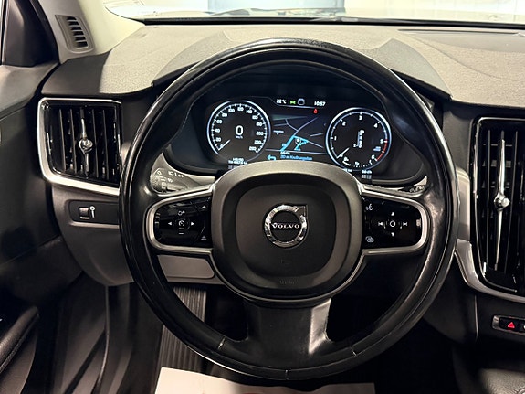 Volvo V90 16 of 30
