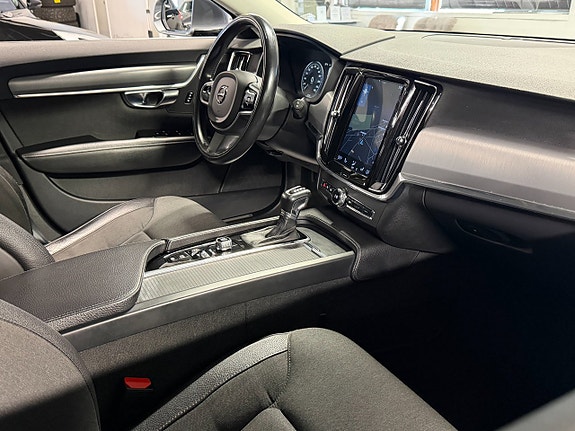 Volvo V90 24 of 30