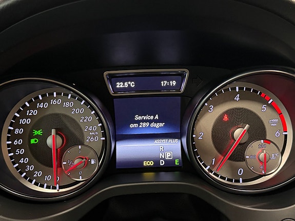 Mercedes-Benz CLA220 17 of 30