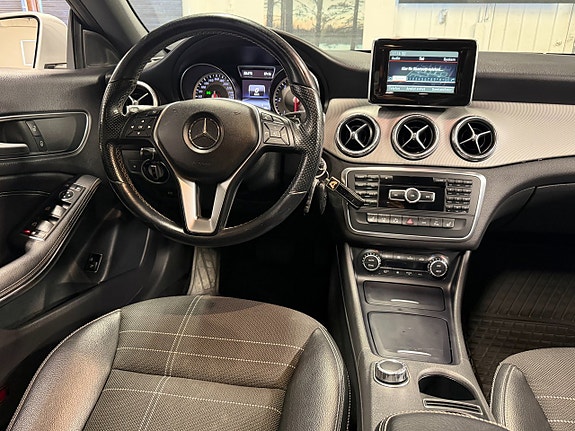 Mercedes-Benz CLA220 14 of 30