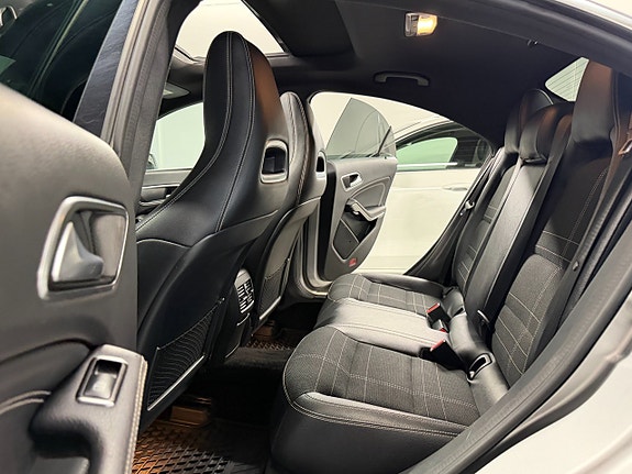Mercedes-Benz CLA220 28 of 30