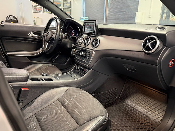 Mercedes-Benz CLA220 26 of 30