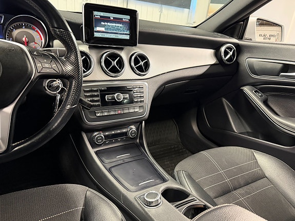 Mercedes-Benz CLA220 21 of 30