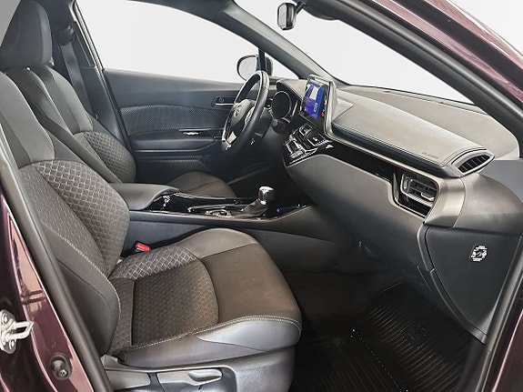 Toyota C-HR 14 of 22