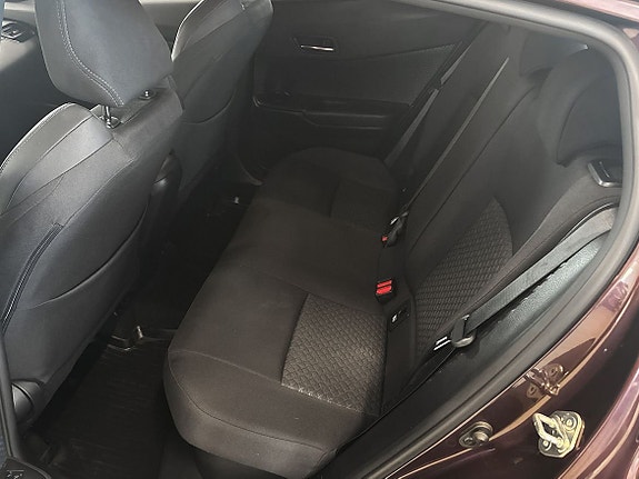 Toyota C-HR 15 of 22