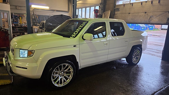 Honda Ridgeline 3 of 7