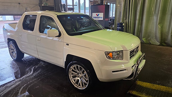 Honda Ridgeline 4 of 7