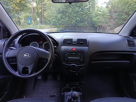 Kia Picanto 3 of 13