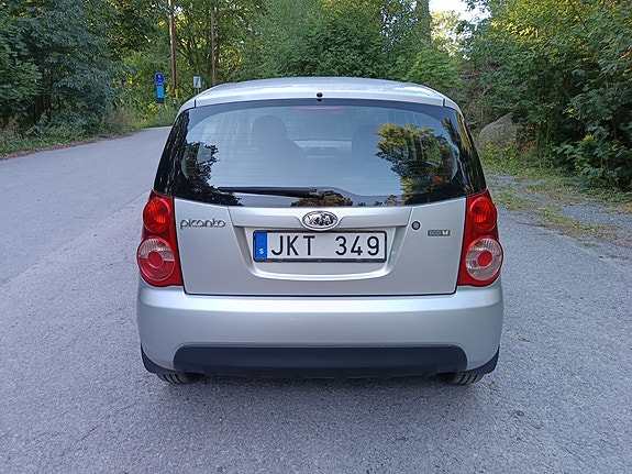 Kia Picanto 2 of 13