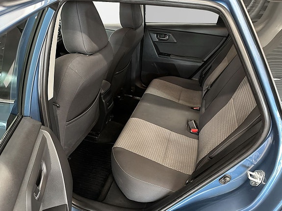 Toyota Auris 16 of 23
