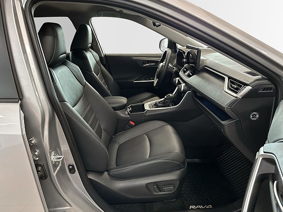 Toyota RAV4 11 of 21