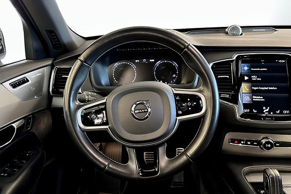 Volvo XC90 8 of 12