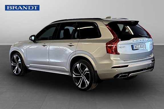 Volvo XC90 3 of 12