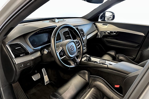 Volvo XC90 5 of 12