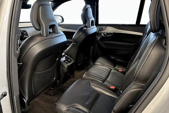 Volvo XC90 10 of 12