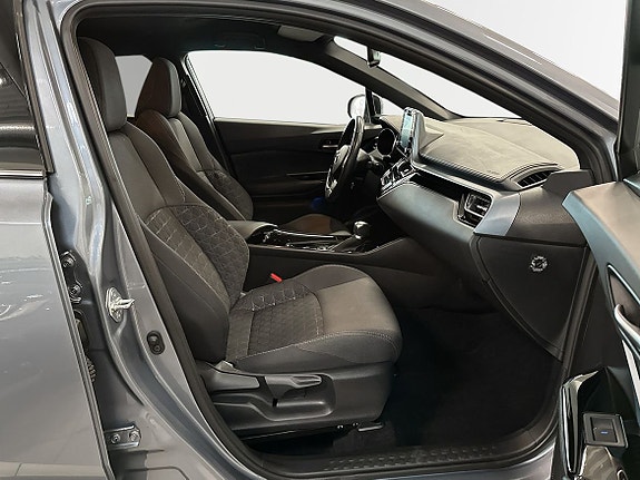 Toyota C-HR 13 of 23