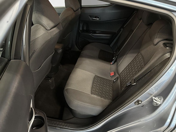 Toyota C-HR 15 of 23