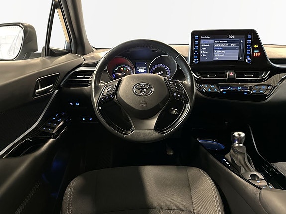 Toyota C-HR 19 of 23
