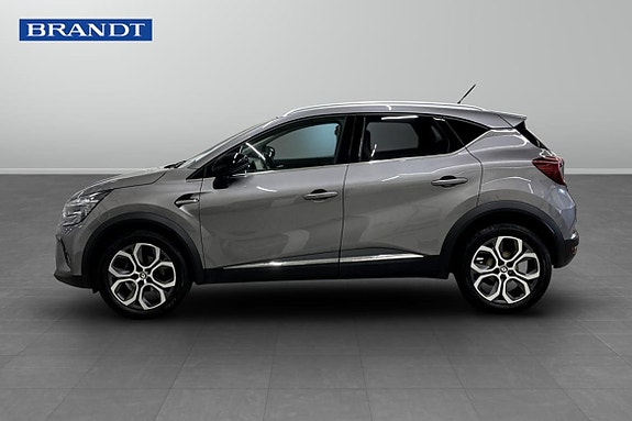 Renault Captur 3 of 9