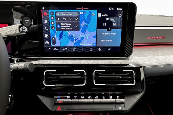 Renault 5 E-Tech 9 of 12