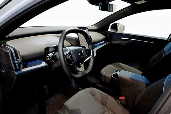 Volvo EX30 5 of 12