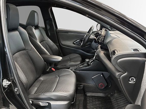 Toyota Yaris 7 of 11