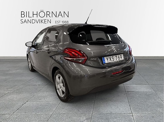 Peugeot 208 3 of 20