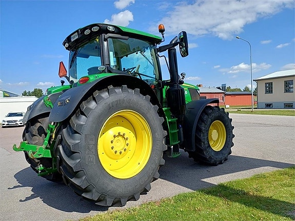 John Deere 6215R Ultimate edition 4 of 8