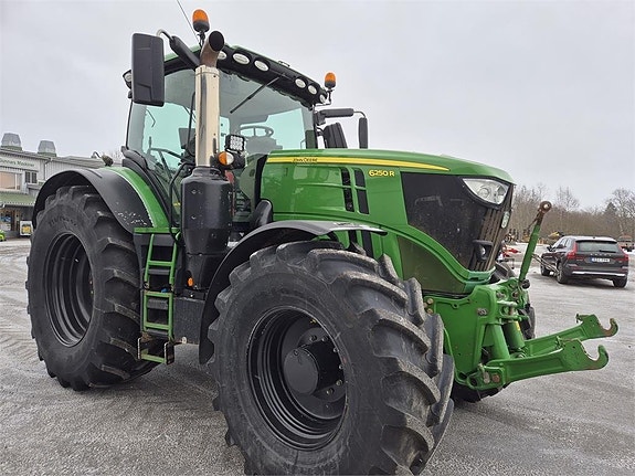 John Deere 6250R TRAKTOR 2 of 8
