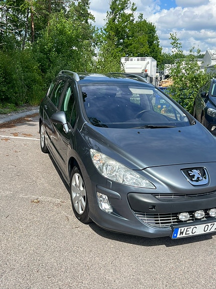 Peugeot 308 SW 8 of 9