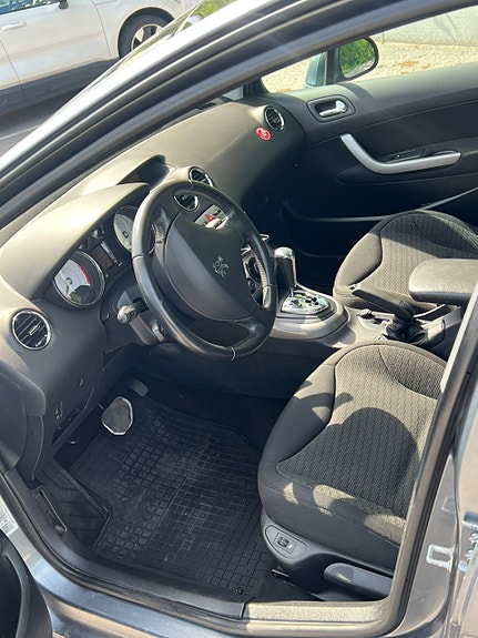 Peugeot 308 SW 3 of 9
