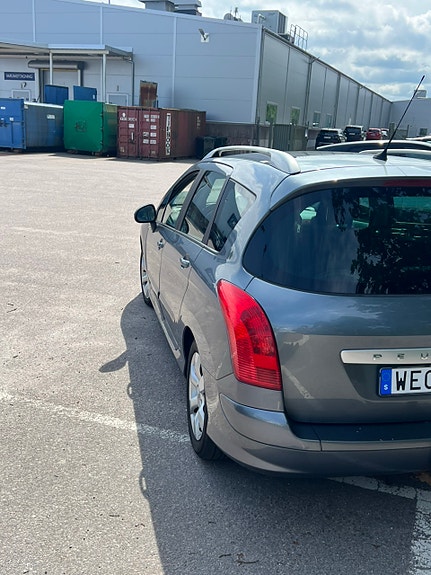 Peugeot 308 SW 9 of 9