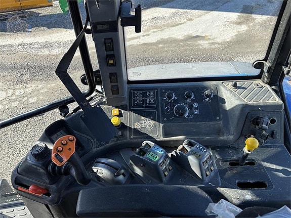 New Holland TM 190 med frontlyft PTO 8 of 9