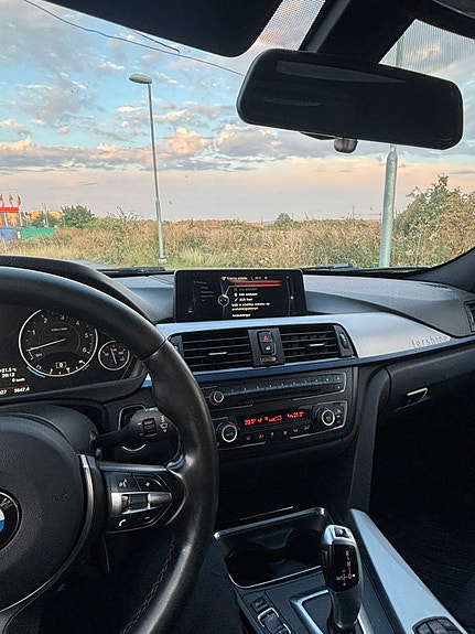 BMW 320d 4 of 8