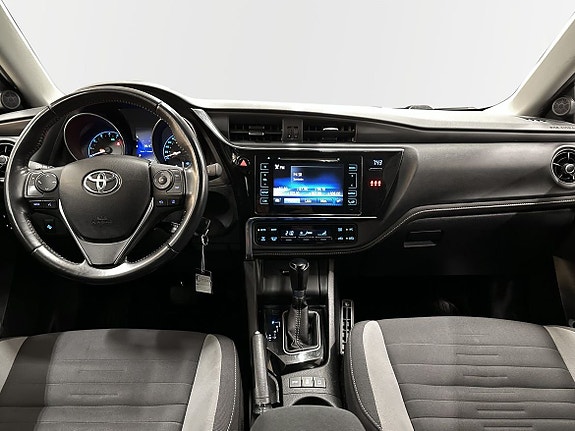 Toyota Auris 8 of 11